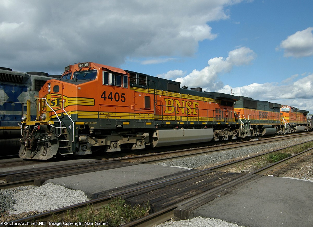 BNSF C44-9W 4405